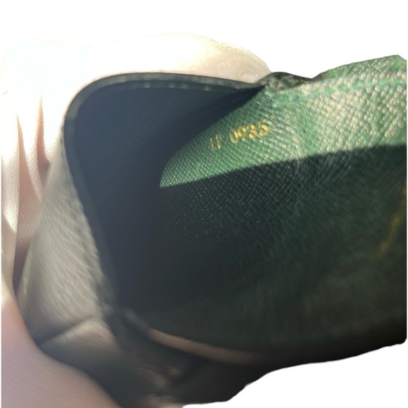 LOUIS VUITTON Taiga Line Porte monnaie Cuvette Coin Purse Dark green no Box - Picture 13 of 14